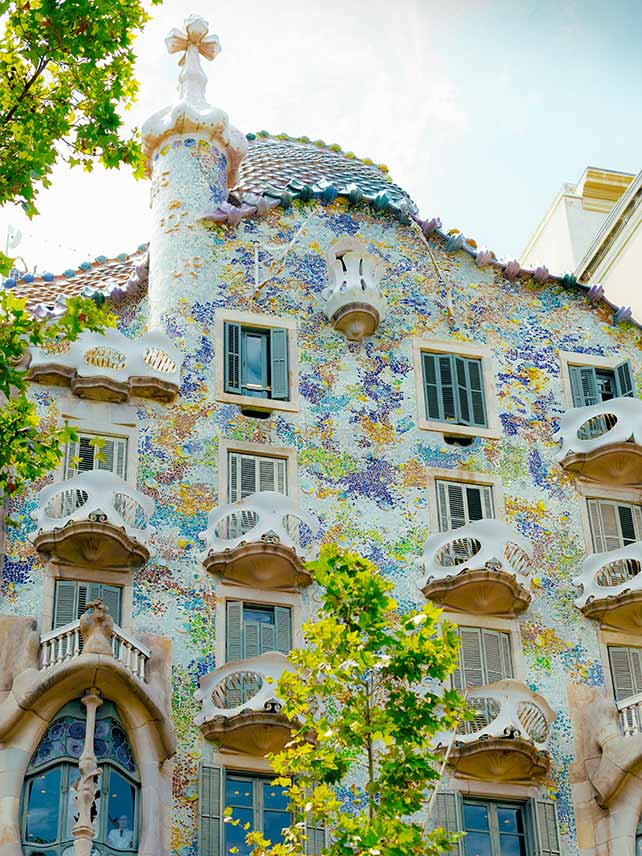 Exterior view of Casa Batlló. © Eva-Katalin.