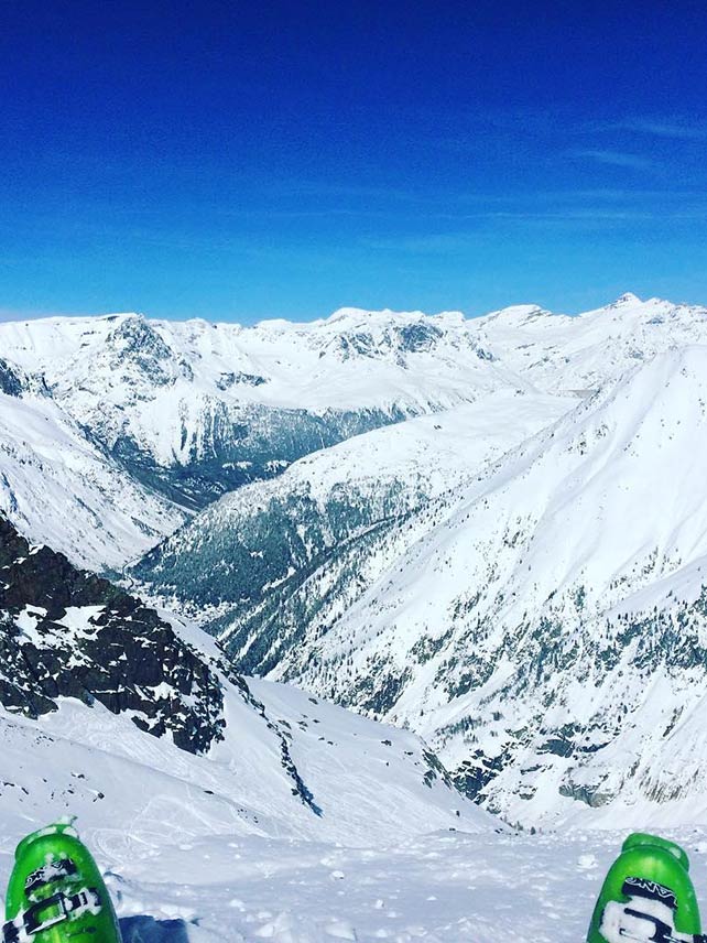 Thanks to a short airport transfer, Chamonix is popular for ski weekends © @quallim
