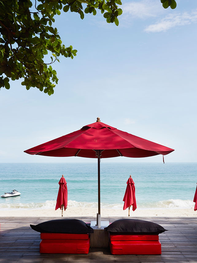 Lounge on the beaches of Koh Samui. ©Luxy Images.