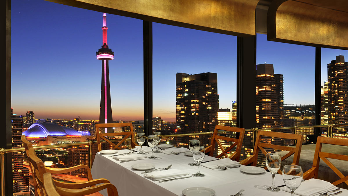 Toula restaurant and bar at the Westin Harbour Castle Hotel ©Marriott International, Inc.