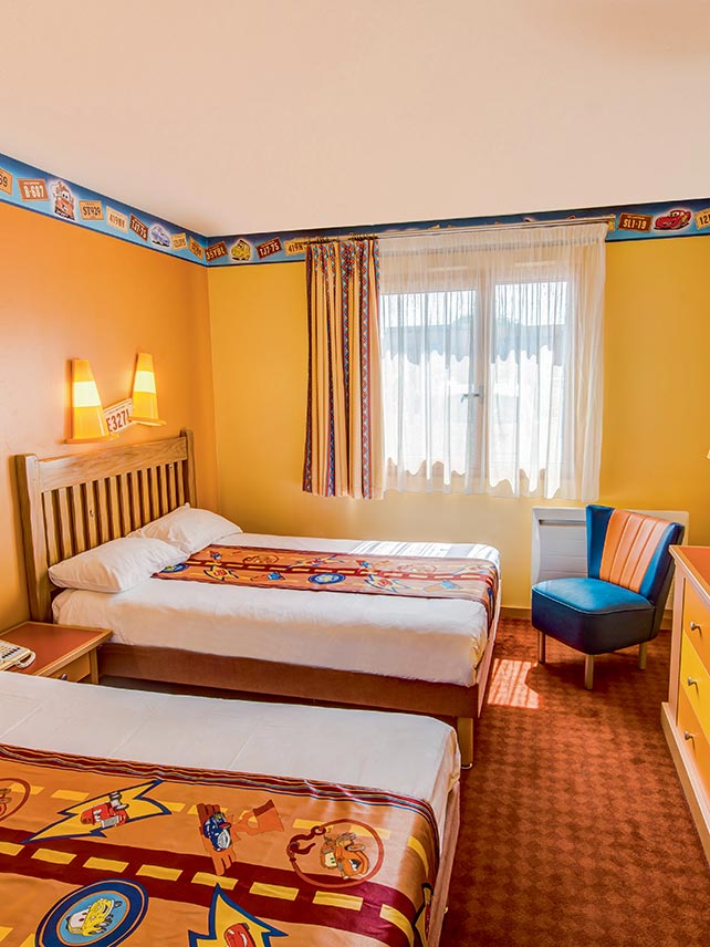 Standard Double Room, Disney Hotel Santa Fe.
