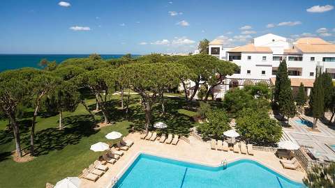 Hébergement - Pine Cliffs Hotel, a Luxury Collection Resort - Vue sur piscine - Algarve